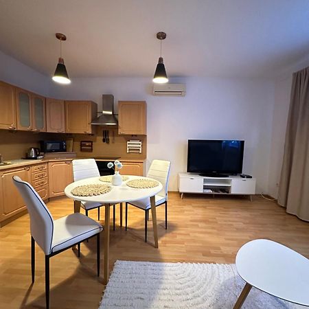 Modern & Cozy Apartment Near Hockey & Football Arena Μπρατισλάβα Εξωτερικό φωτογραφία