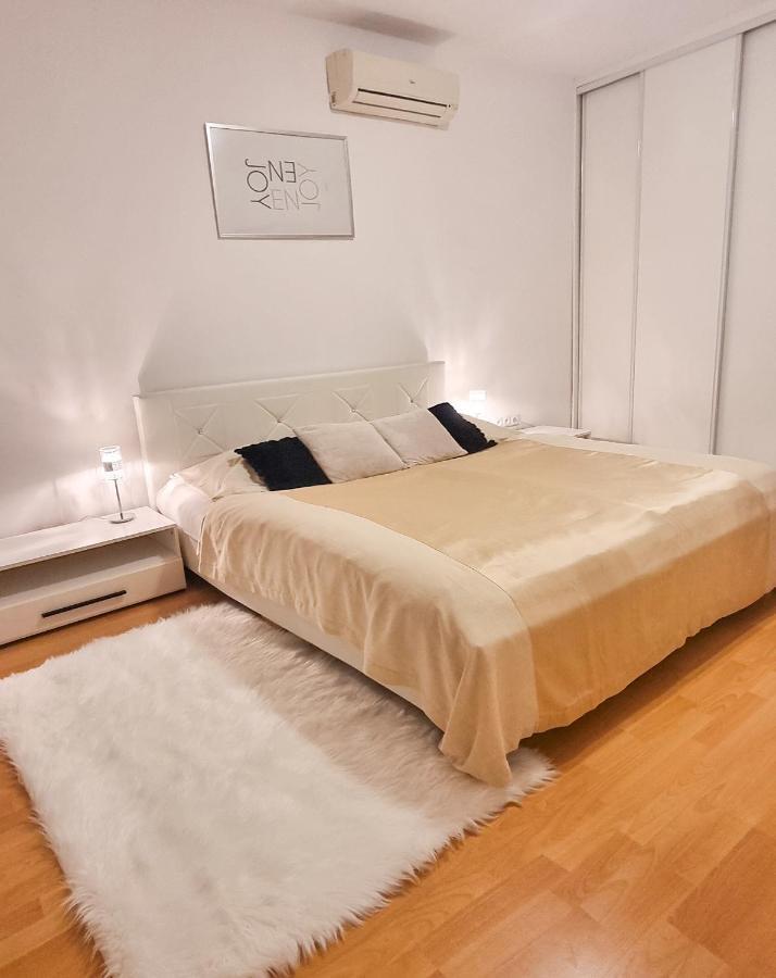 Modern & Cozy Apartment Near Hockey & Football Arena Μπρατισλάβα Εξωτερικό φωτογραφία